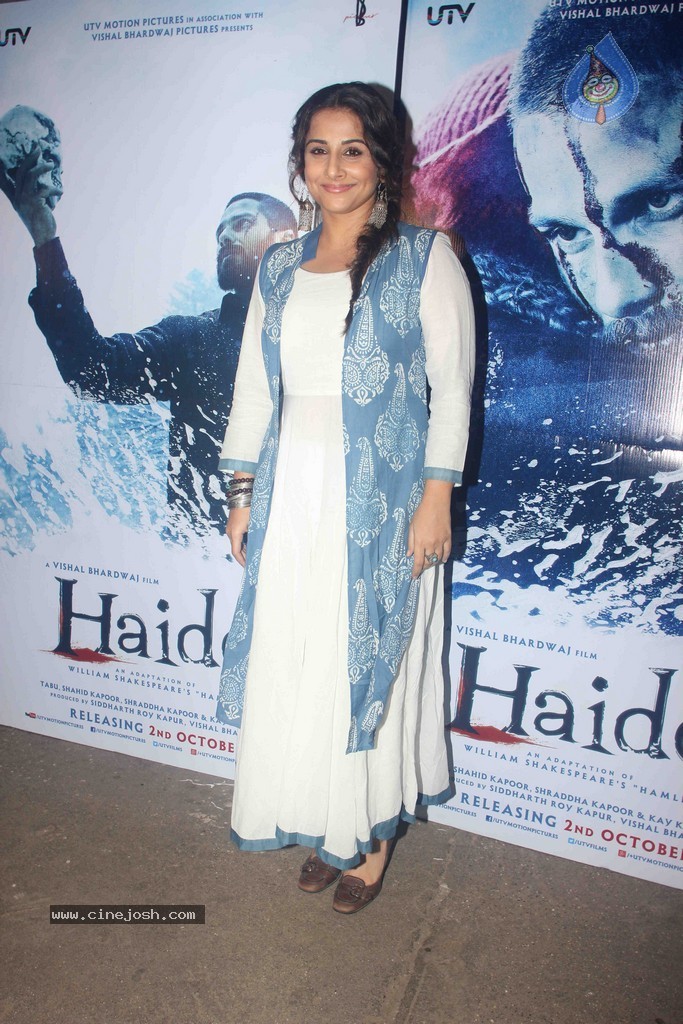 Bolly Celebs at Haider Movie Special Show - 5 / 36 photos