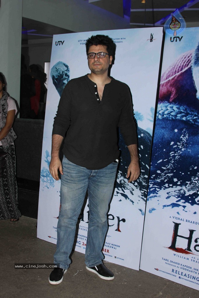 Bolly Celebs at Haider Movie Special Show - 23 / 36 photos