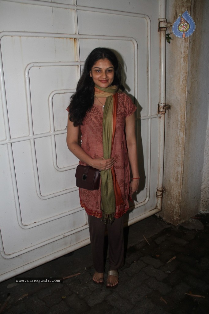 Bolly Celebs at Haider Movie Special Show - 25 / 36 photos