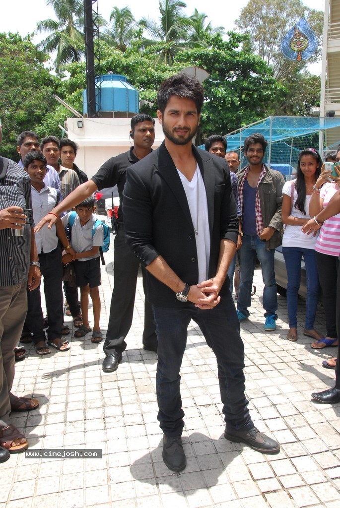 Bolly Celebs at Haider Trailer Launch - 43 / 89 photos