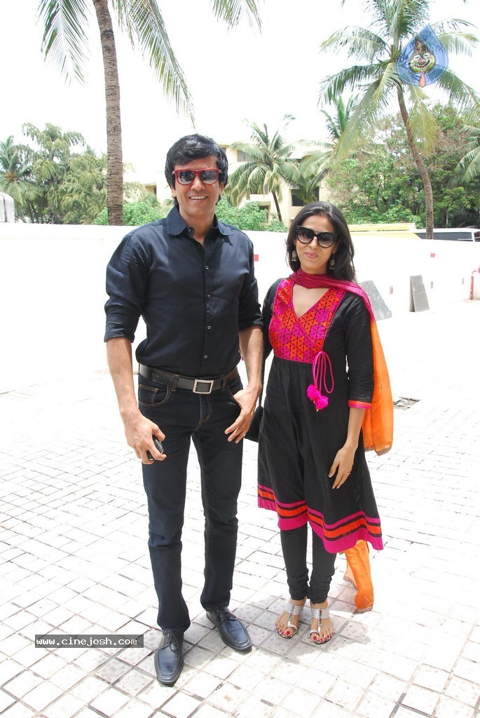Bolly Celebs at Haider Trailer Launch - 44 / 89 photos