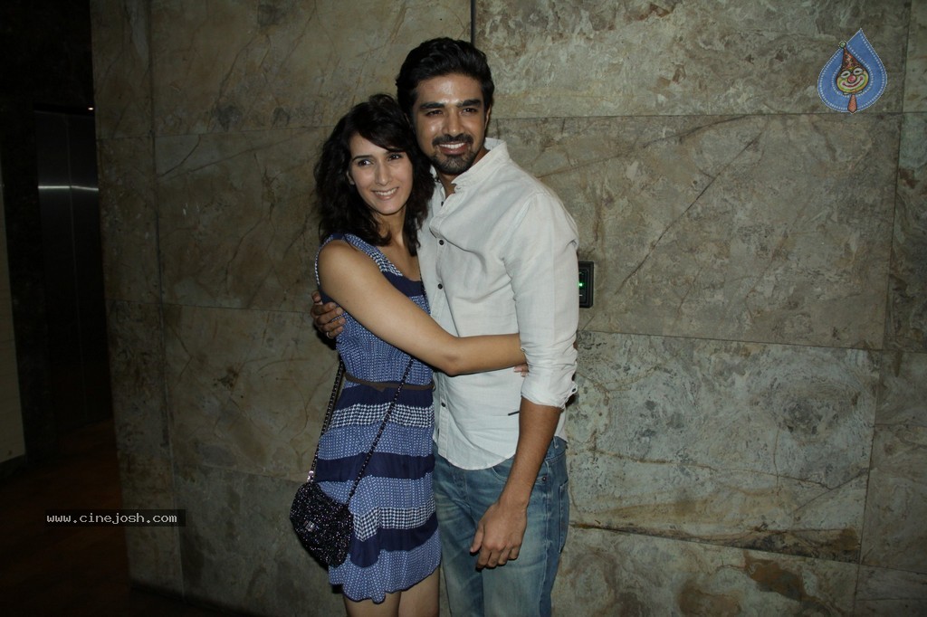 Bolly Celebs at Hawaa Hawaai Special Show - 30 / 99 photos