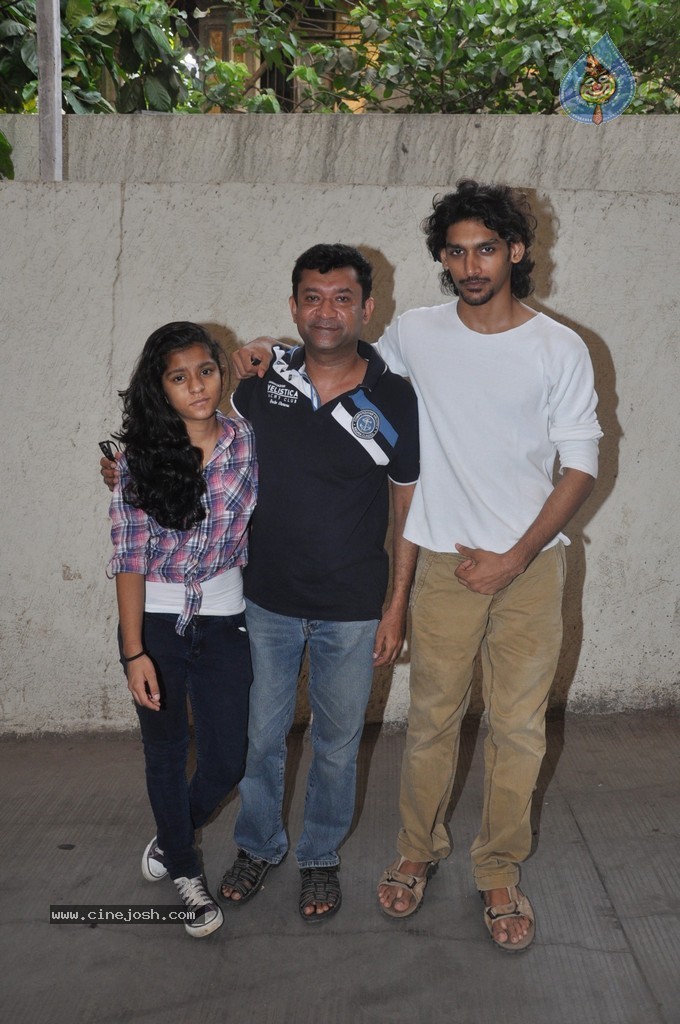 Bolly Celebs at Hawaa Hawaai Special Show - 83 / 99 photos