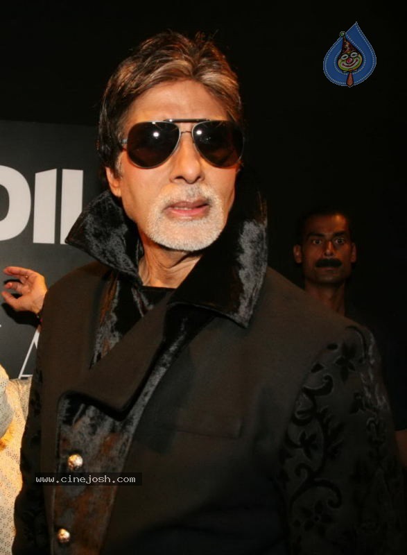 Bolly Celebs at HDIL India Couture Week Day 2 - 74 / 109 photos