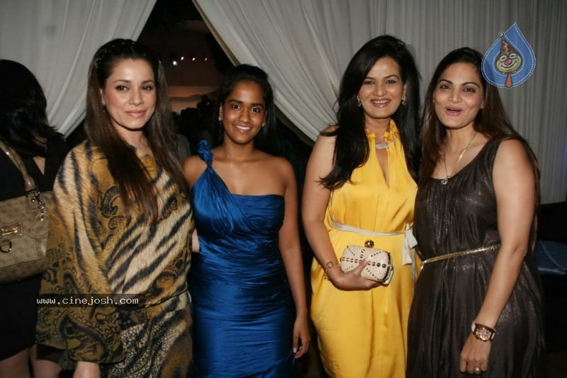 Bolly Celebs at HDIL India Couture Week Day 2 - 80 / 109 photos