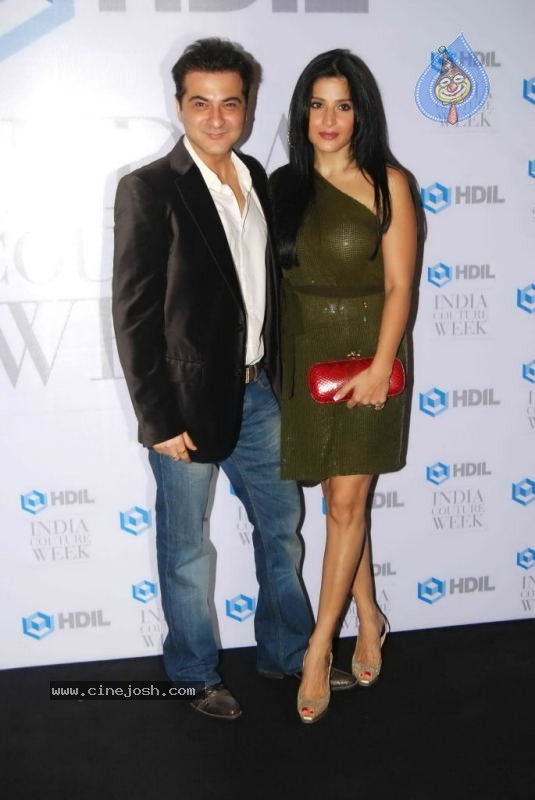 Bolly Celebs at HDIL India Couture Week Opening Party - 16 / 91 photos