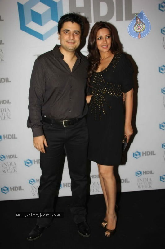 Bolly Celebs at HDIL India Couture Week Opening Party - 69 / 91 photos