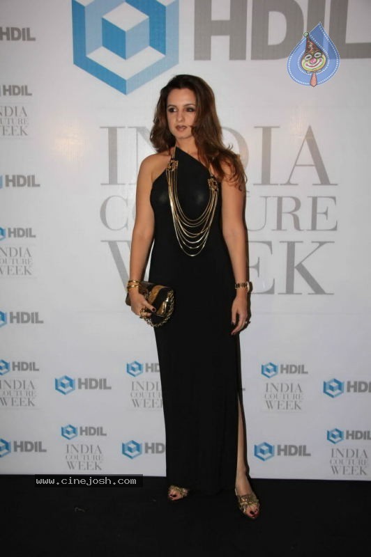 Bolly Celebs at HDIL India Couture Week Opening Party - 73 / 91 photos
