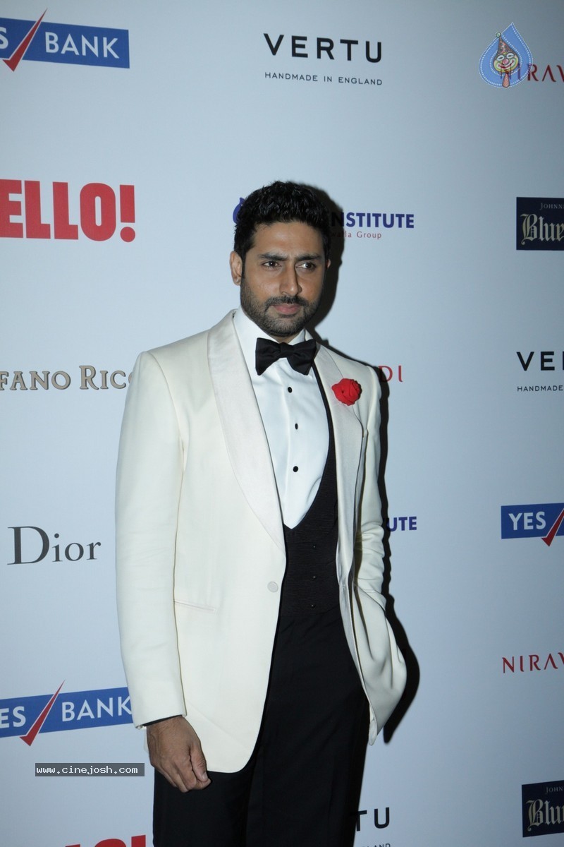 Bolly Celebs at Hello! Hall of Fame Awards - 43 / 152 photos