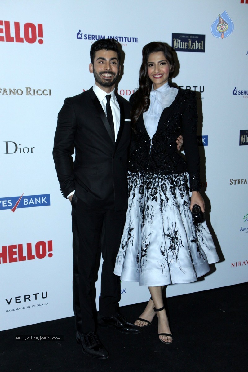 Bolly Celebs at Hello! Hall of Fame Awards - 114 / 152 photos