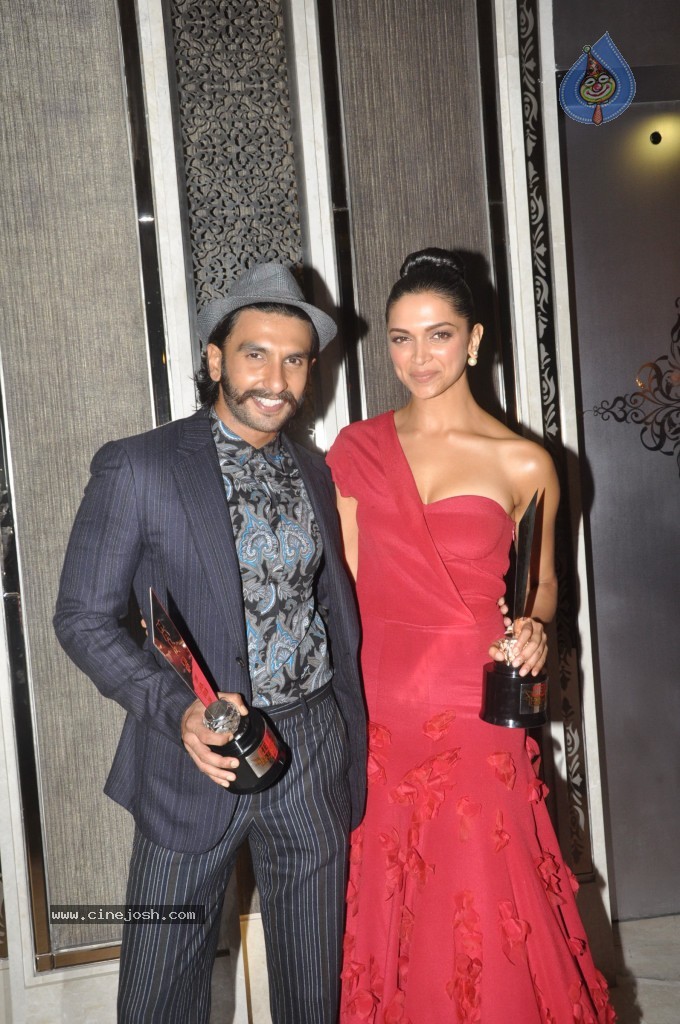 Celebs at Hello Hall Of Fame Awards 2013 - 5 / 37 photos