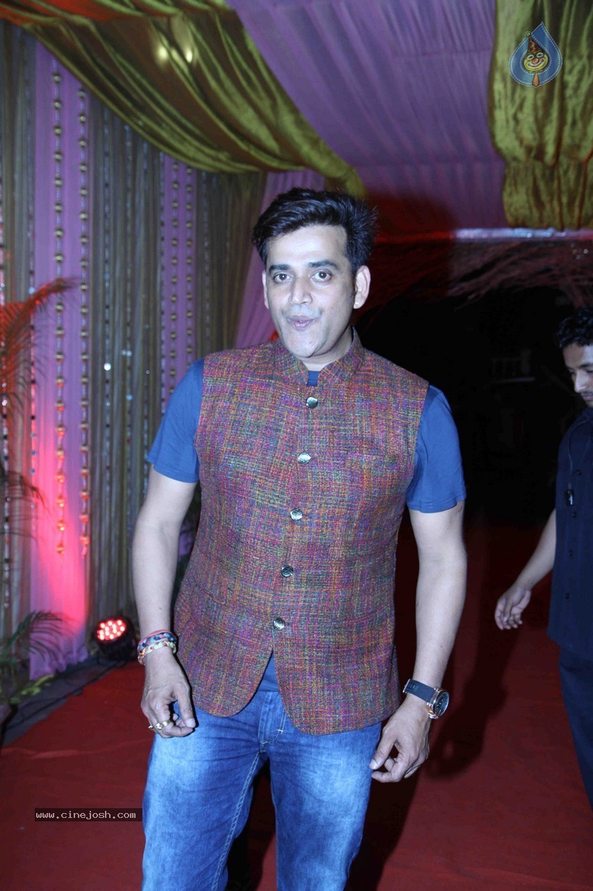 Bolly Celebs at Hey Bro Music Success Bash - 18 / 90 photos