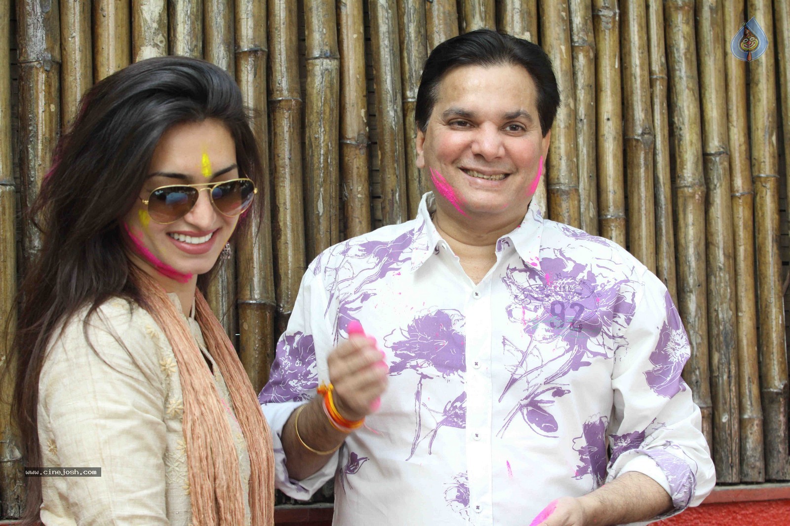 Bolly Celebs at Holi 2015 Celebrations - 34 / 73 photos