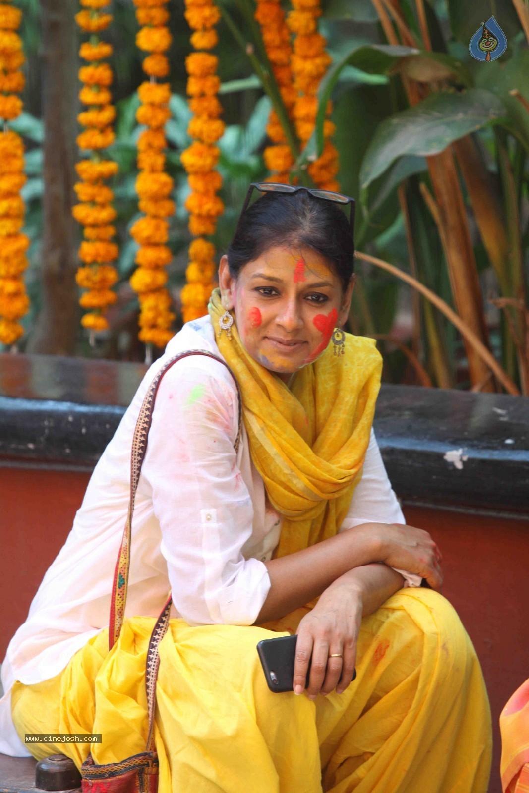 Bolly Celebs at Holi 2015 Celebrations - 50 / 73 photos