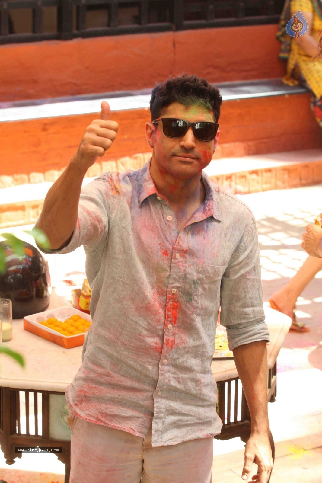Bolly Celebs at Holi 2015 Celebrations - 67 / 73 photos