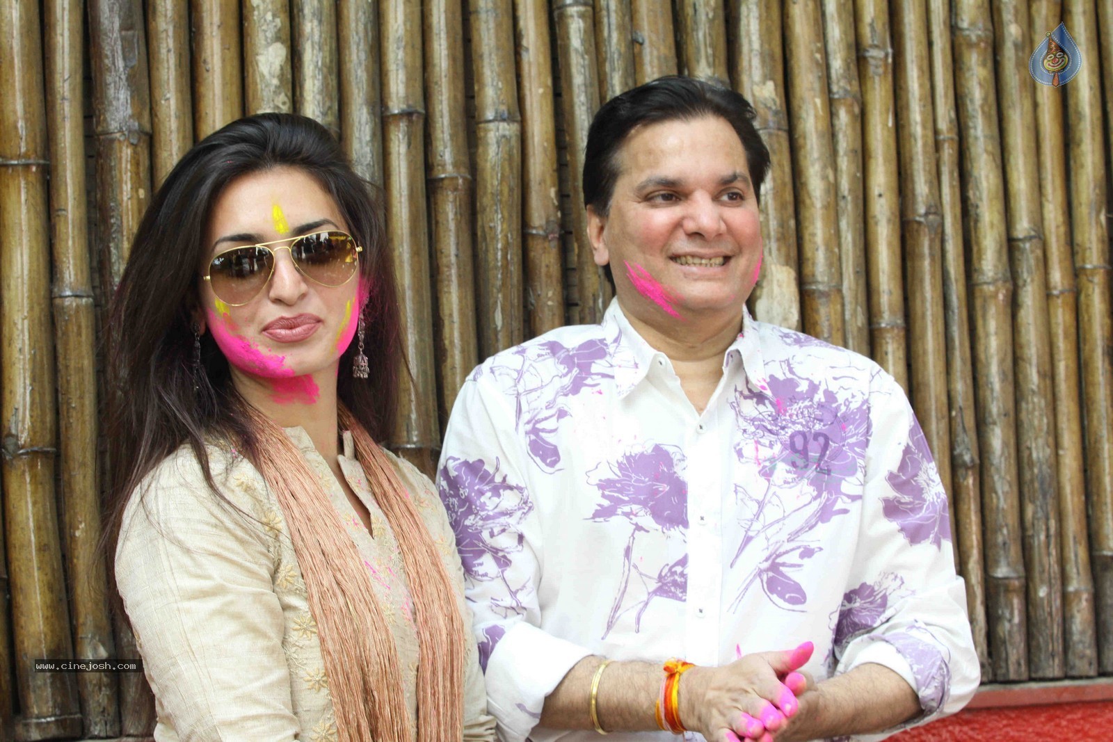 Bolly Celebs at Holi 2015 Celebrations - 68 / 73 photos