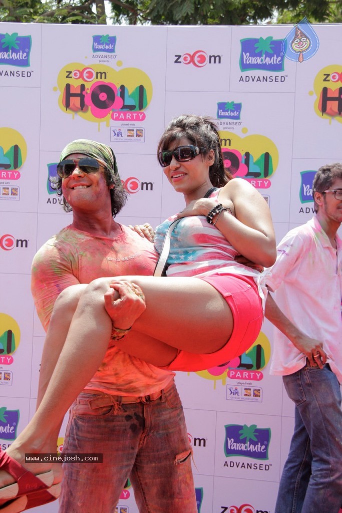 Bolly Celebs at Holi Celebrations - 4 / 103 photos