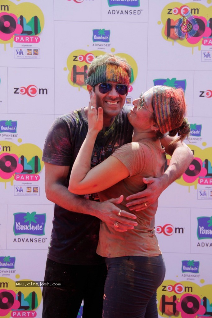 Bolly Celebs at Holi Celebrations - 44 / 103 photos