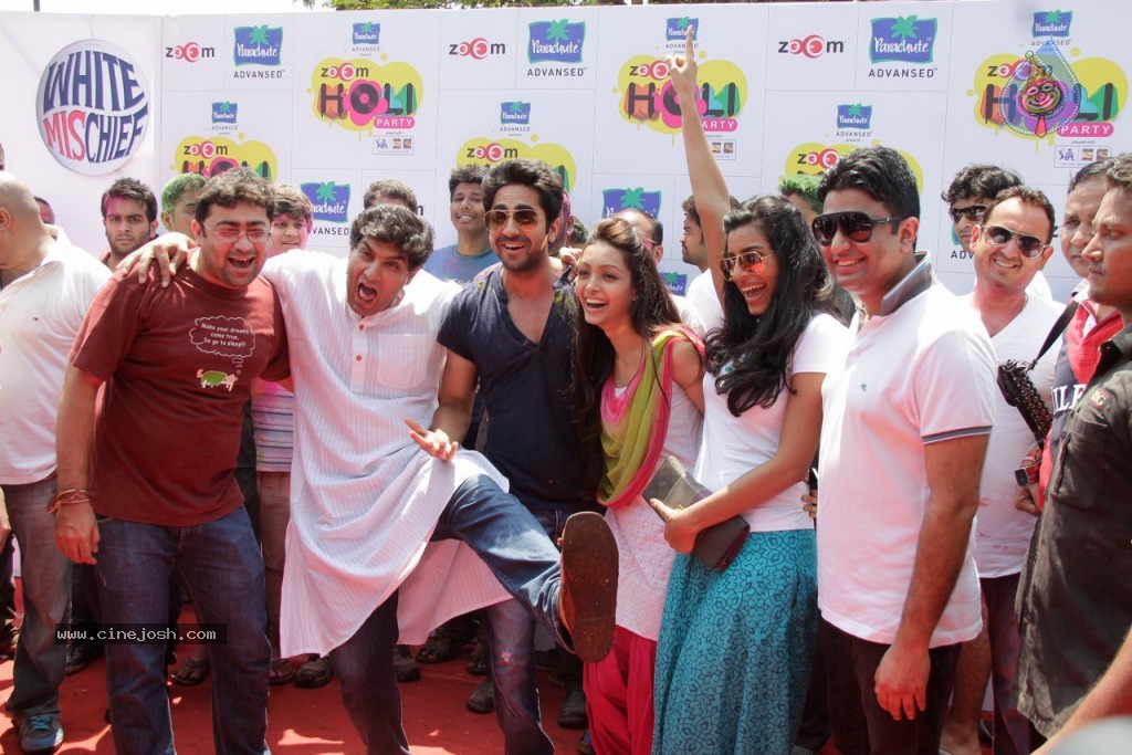 Bolly Celebs at Holi Celebrations - 52 / 103 photos