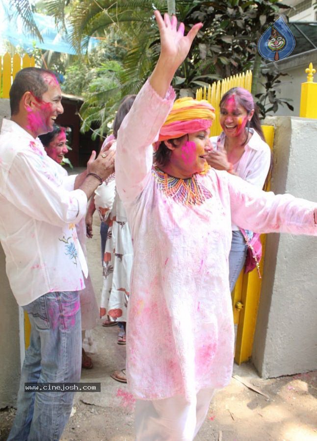 Bolly Celebs at Holi Celebrations - 57 / 103 photos