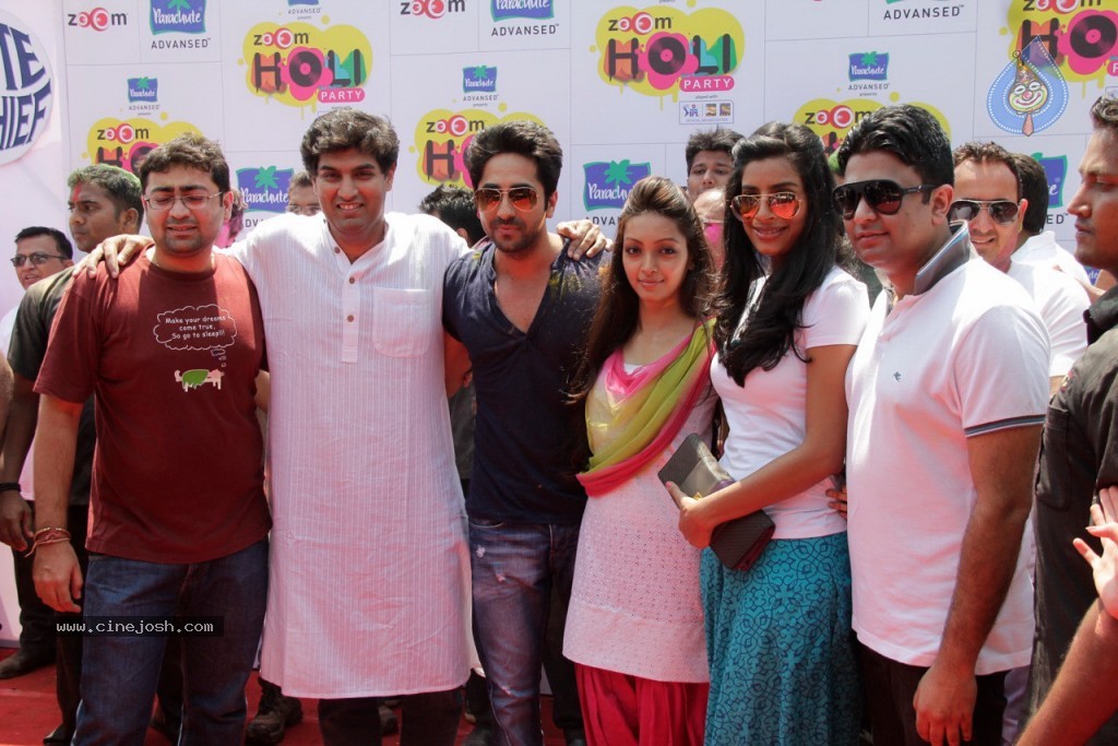 Bolly Celebs at Holi Celebrations - 67 / 103 photos