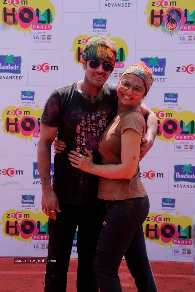 Bolly Celebs at Holi Celebrations - 80 / 103 photos