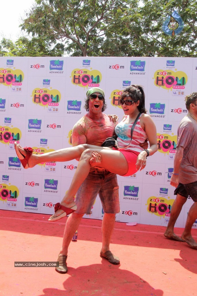 Bolly Celebs at Holi Celebrations - 87 / 103 photos