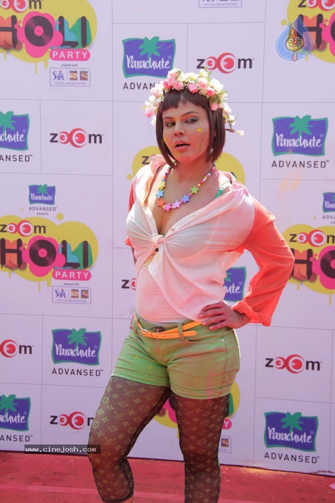 Bolly Celebs at Holi Celebrations - 88 / 103 photos