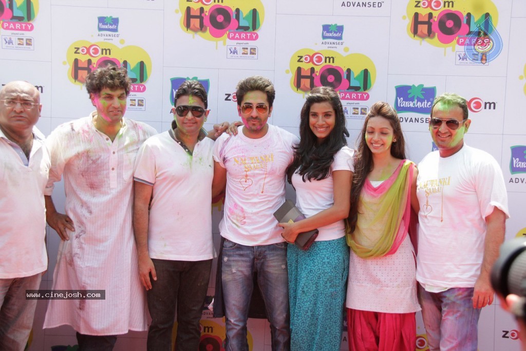 Bolly Celebs at Holi Celebrations - 103 / 103 photos