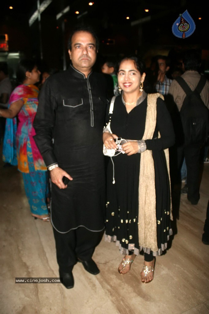 Bolly Celebs at Housefull 2 Special Show - 49 / 57 photos