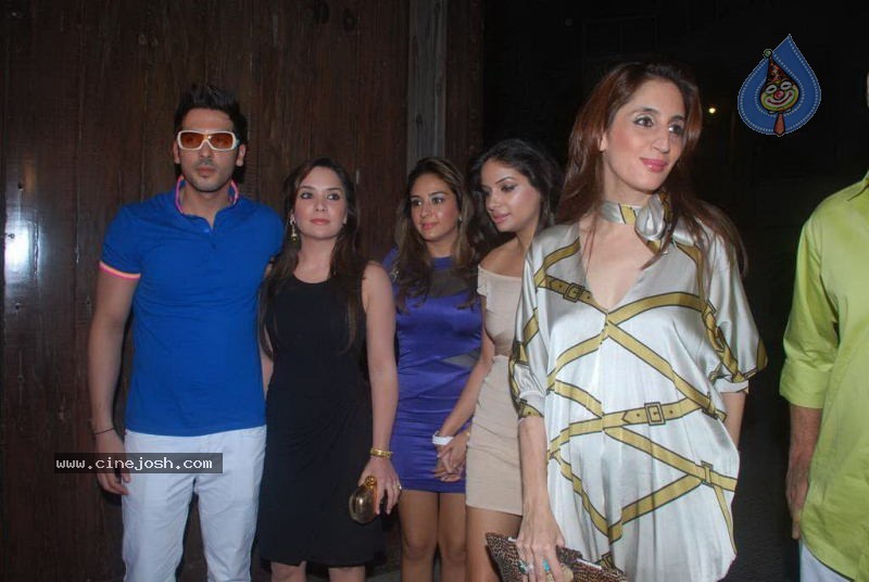Bolly Celebs at Hrithik Bday Bash - 2 / 89 photos