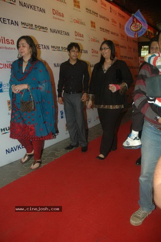 Bolly Celebs at Hum Dono Movie Premiere - 2 / 132 photos