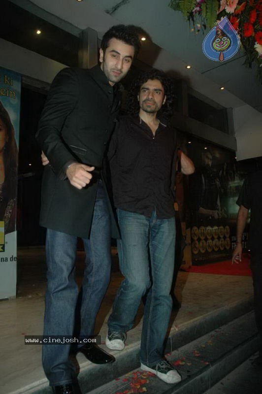 Bolly Celebs at Hum Dono Movie Premiere - 55 / 132 photos