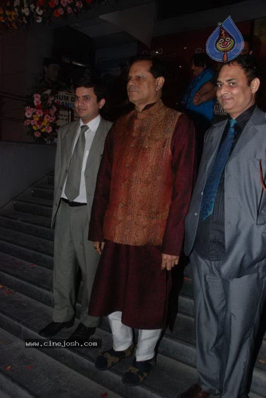 Bolly Celebs at Hum Dono Movie Premiere - 67 / 132 photos