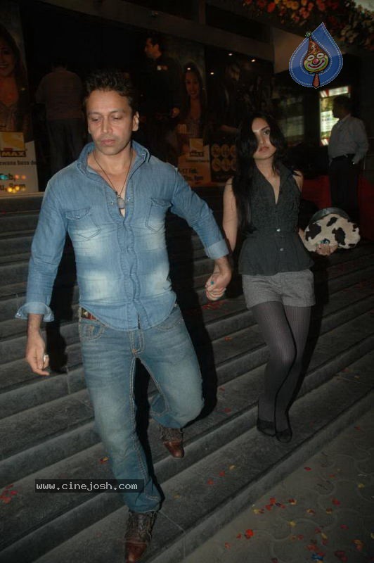 Bolly Celebs at Hum Dono Movie Premiere - 74 / 132 photos