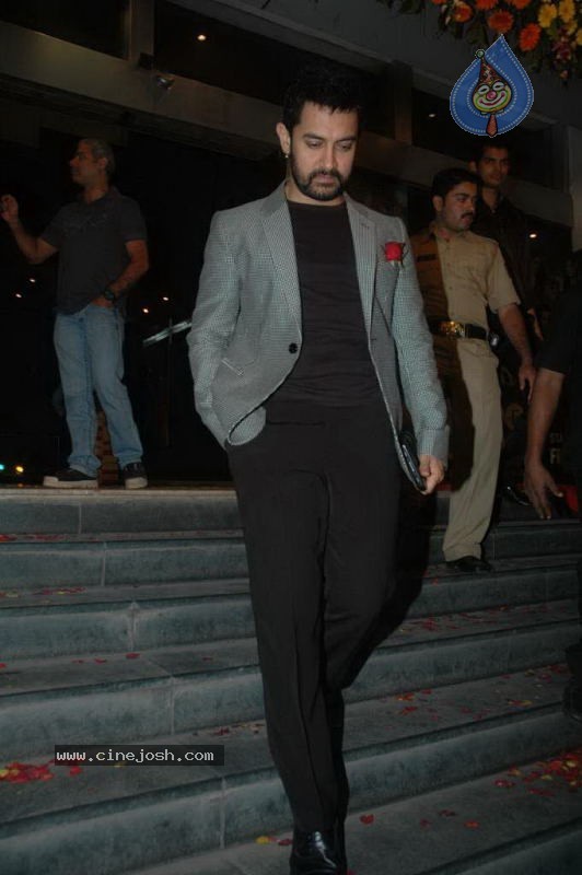 Bolly Celebs at Hum Dono Movie Premiere - 78 / 132 photos