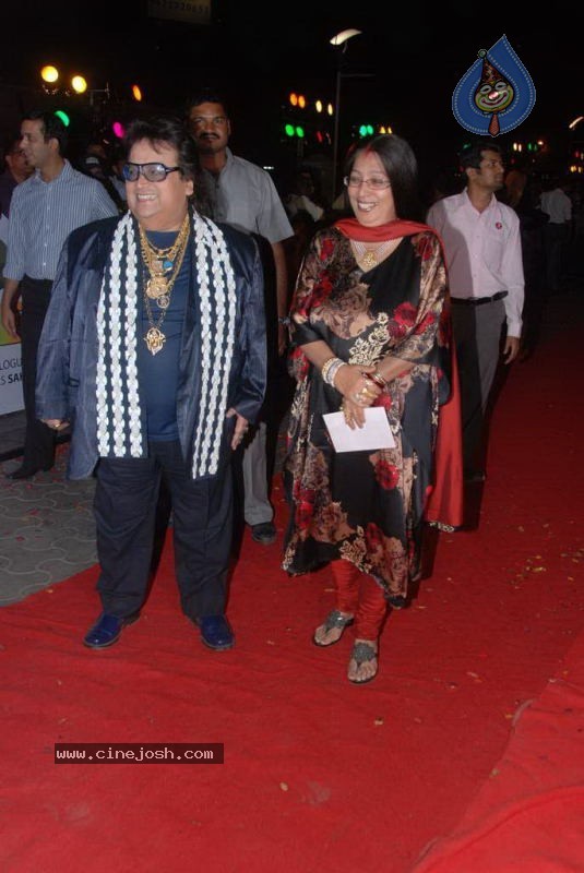Bolly Celebs at Hum Dono Movie Premiere - 85 / 132 photos