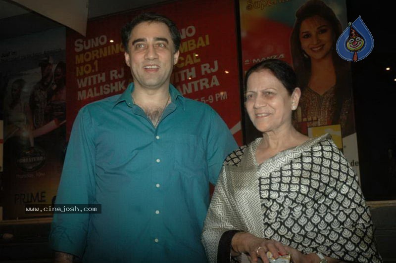 Bolly Celebs at Hum Dono Movie Premiere - 86 / 132 photos