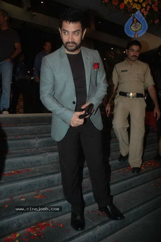 Bolly Celebs at Hum Dono Movie Premiere - 108 / 132 photos