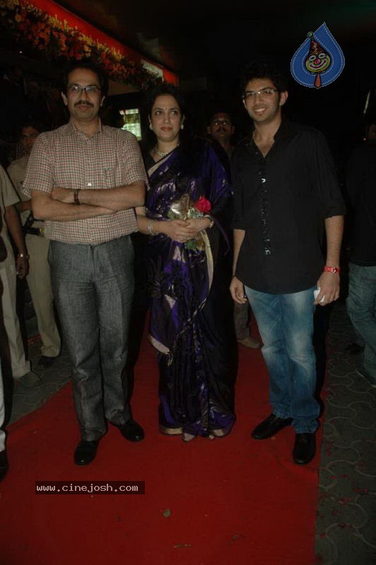 Bolly Celebs at Hum Dono Movie Premiere - 110 / 132 photos