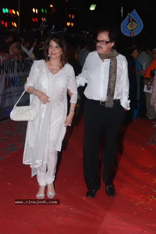 Bolly Celebs at Hum Dono Movie Premiere - 131 / 132 photos