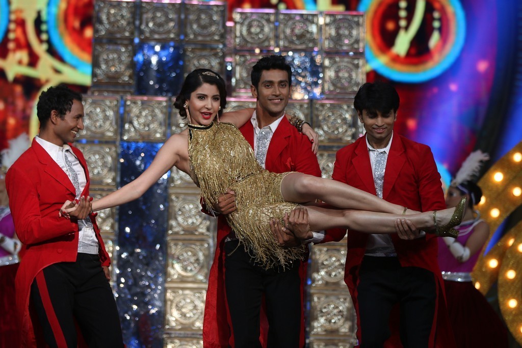 Bolly Celebs at IIFA Awards 2015 - 28 / 49 photos
