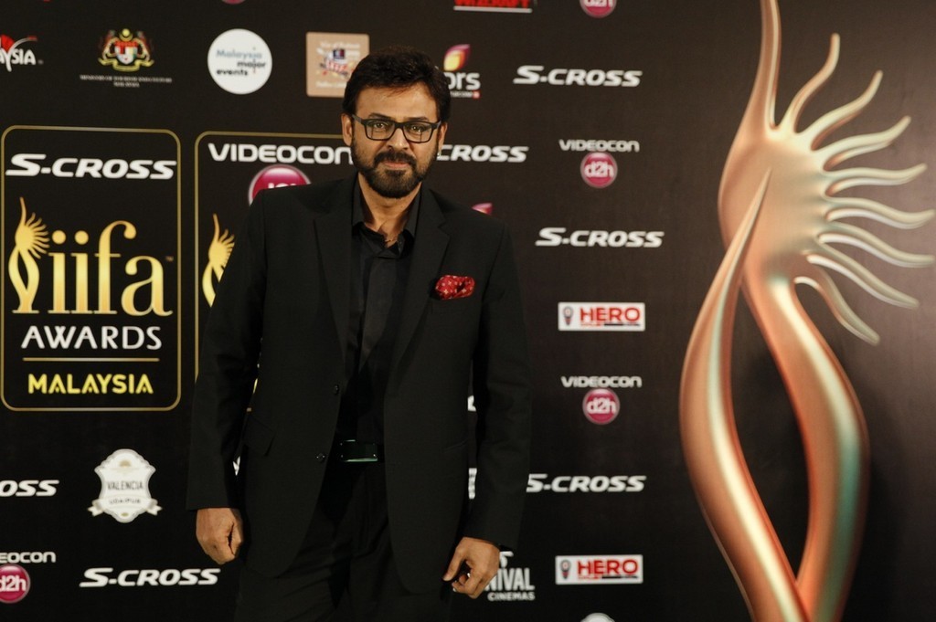 Bolly Celebs at IIFA Awards 2015 - 30 / 49 photos