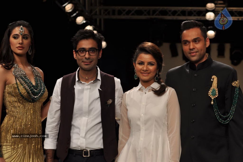 Bolly Celebs at IIJW 2012 Day 1 - 47 / 143 photos