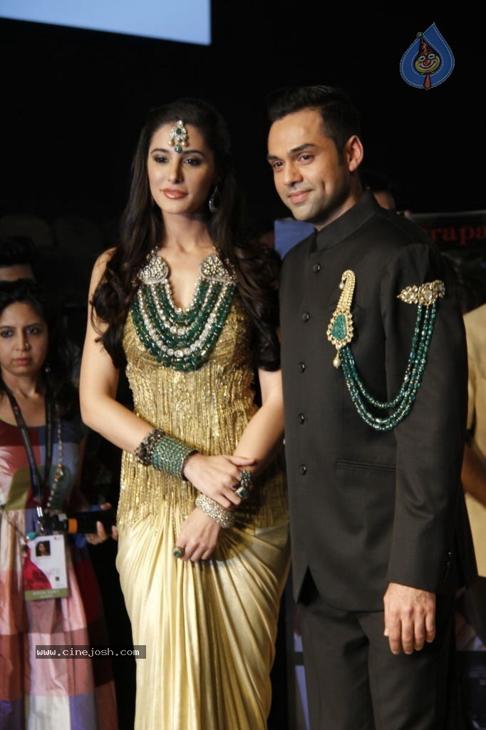 Bolly Celebs at IIJW 2012 Day 1 - 76 / 143 photos