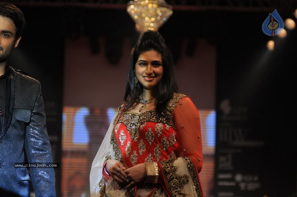 Bolly Celebs at IIJW 2012 Day 1 - 135 / 143 photos