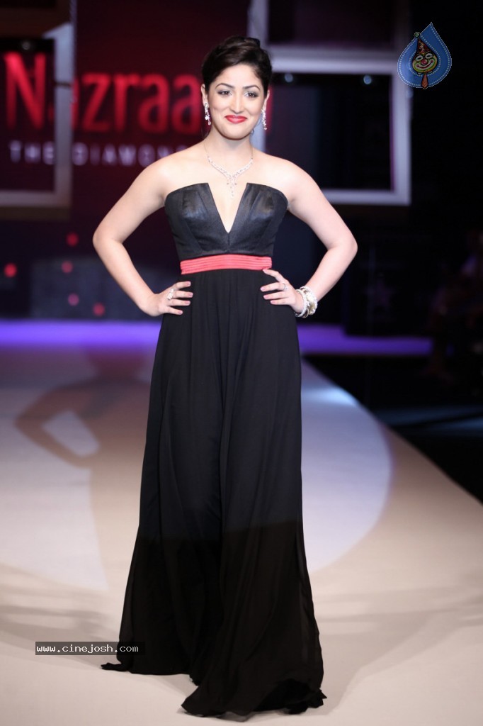 Bolly Celebs at IIJW Delhi 2013 Event - 5 / 54 photos