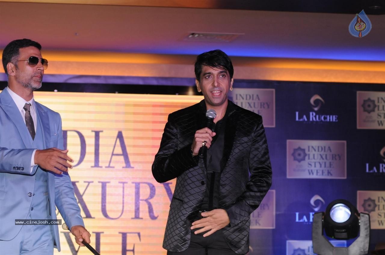 Bolly Celebs at India Luxury Style Week 2015 Event - 69 / 116 photos