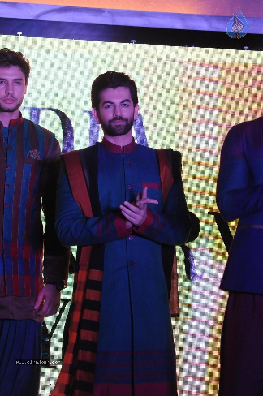 Bolly Celebs at India Luxury Style Week 2015 Event - 70 / 116 photos