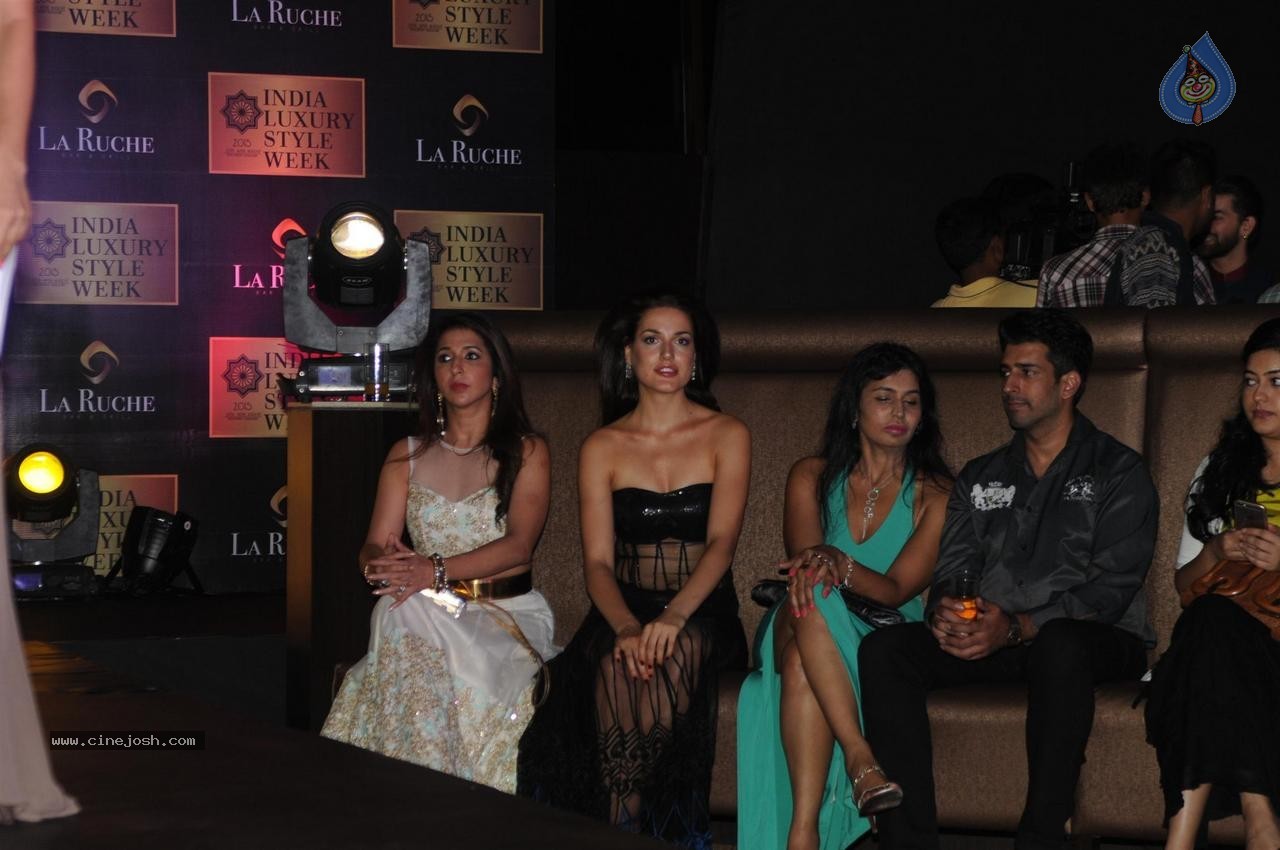 Bolly Celebs at India Luxury Style Week 2015 Event - 94 / 116 photos